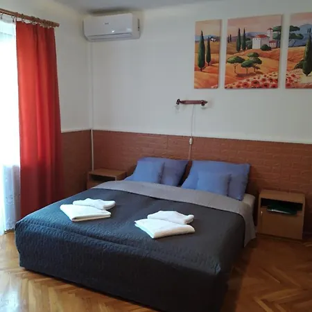 Attila Vendeghaz Appartement