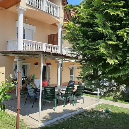 Attila Vendeghaz Daire