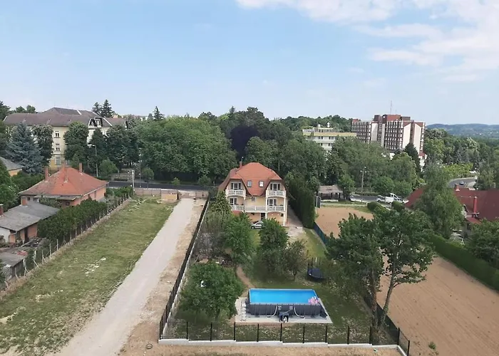 Attila Vendeghaz Апартаменты